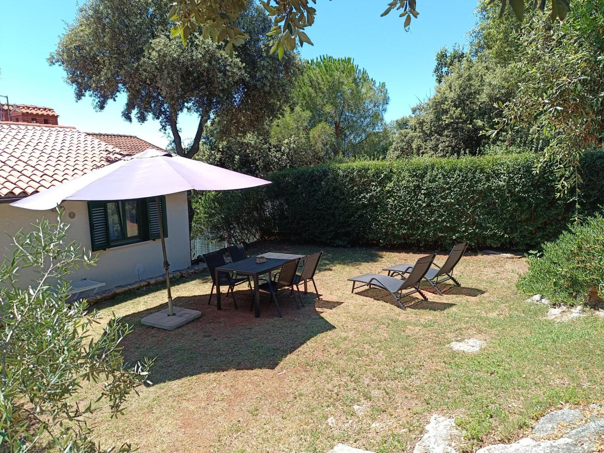 Garden Apartment Пиешчана Увала Екстериор снимка