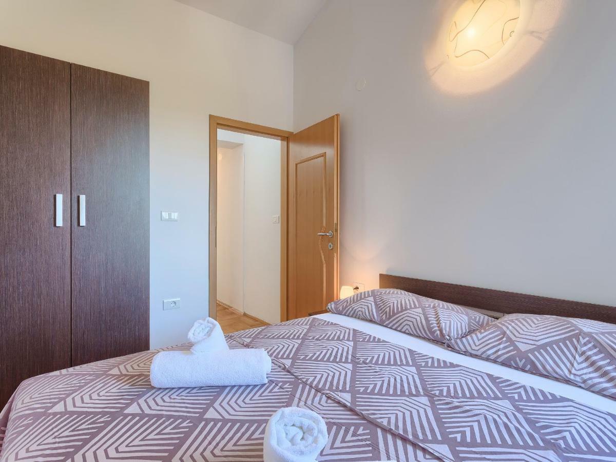 Garden Apartment Пиешчана Увала Екстериор снимка