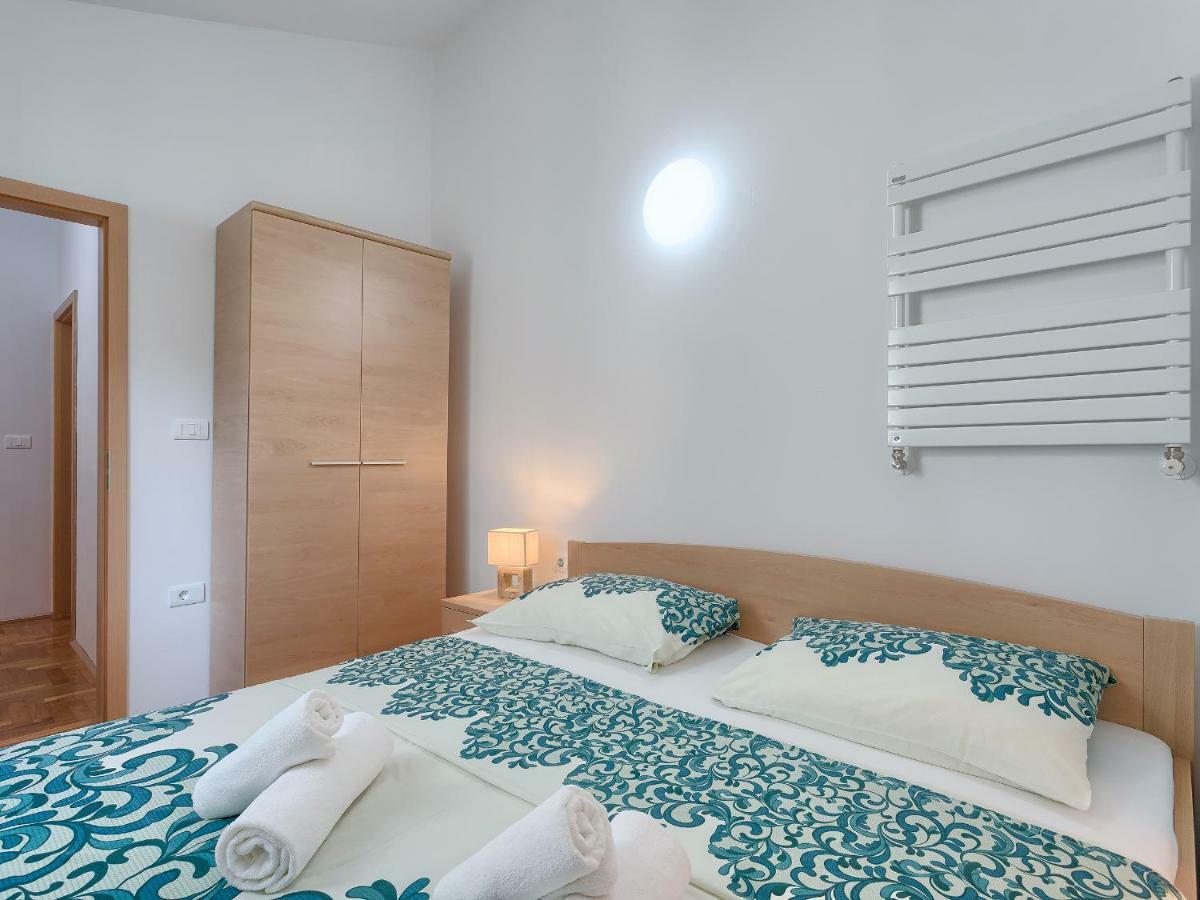 Garden Apartment Пиешчана Увала Екстериор снимка